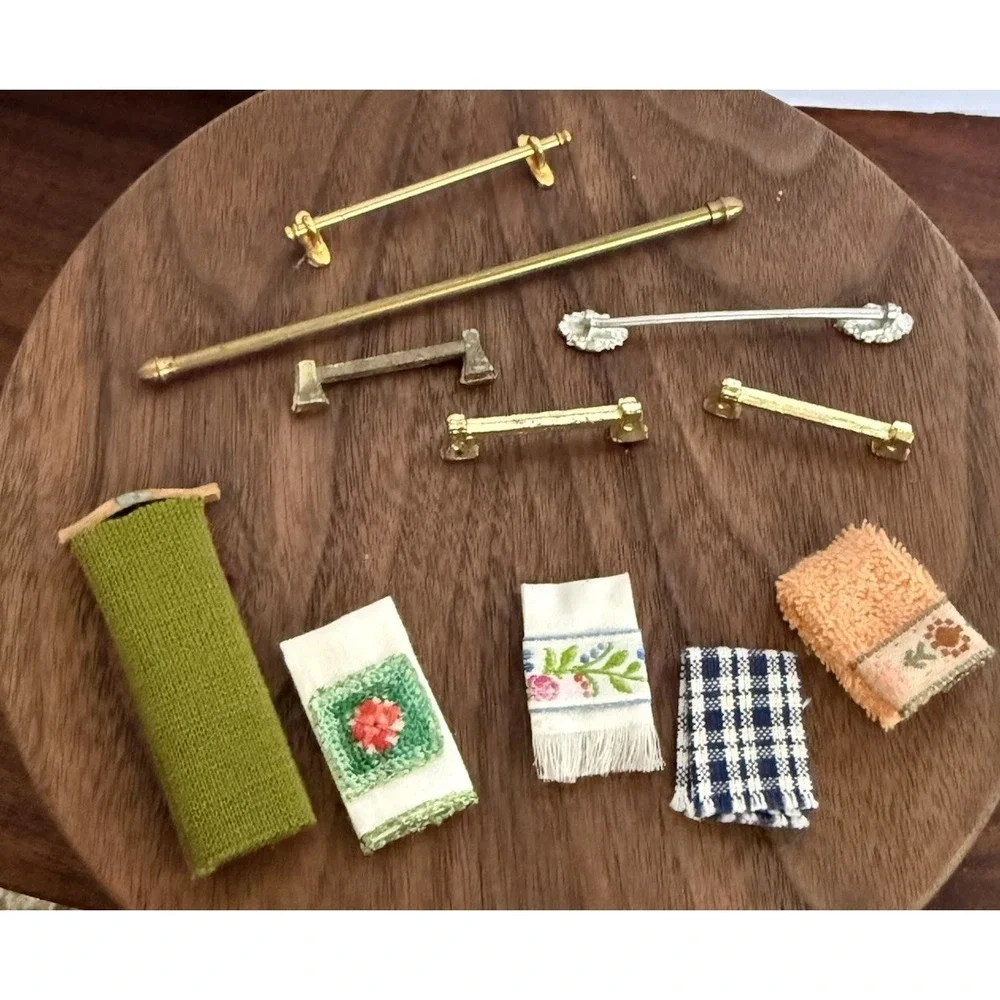 Dollhouse Miniature 1:12 Bathroom Towel Racks Towels Curtain Rods Lot of Many
